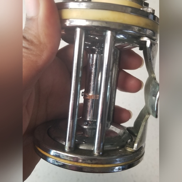 Vintage Garcia Mitchell 600A Trolling Fishing Reel Made in France - Picture 4 of 16